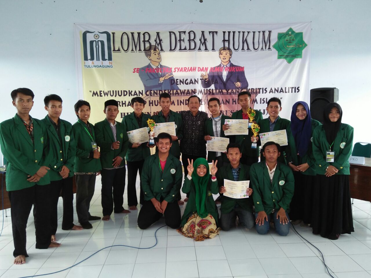 LOMBA DEBAT HUKUM