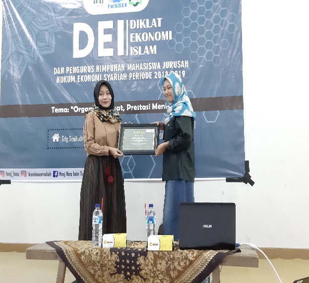 Berita Acara Diklat Ekonomi Islam Himpunan Mahasiswa Jurusan Hukum Ekonomi Syariah  Himpunan Mahasiswa Jurusan Hukum Ekonomi Syariah mengadakan acara Diklat Ekonomi Islam (DEI). Kegiatan ini dilaksanakan pada tanggal 8-9 Februari 2019 bertepatan hari juma