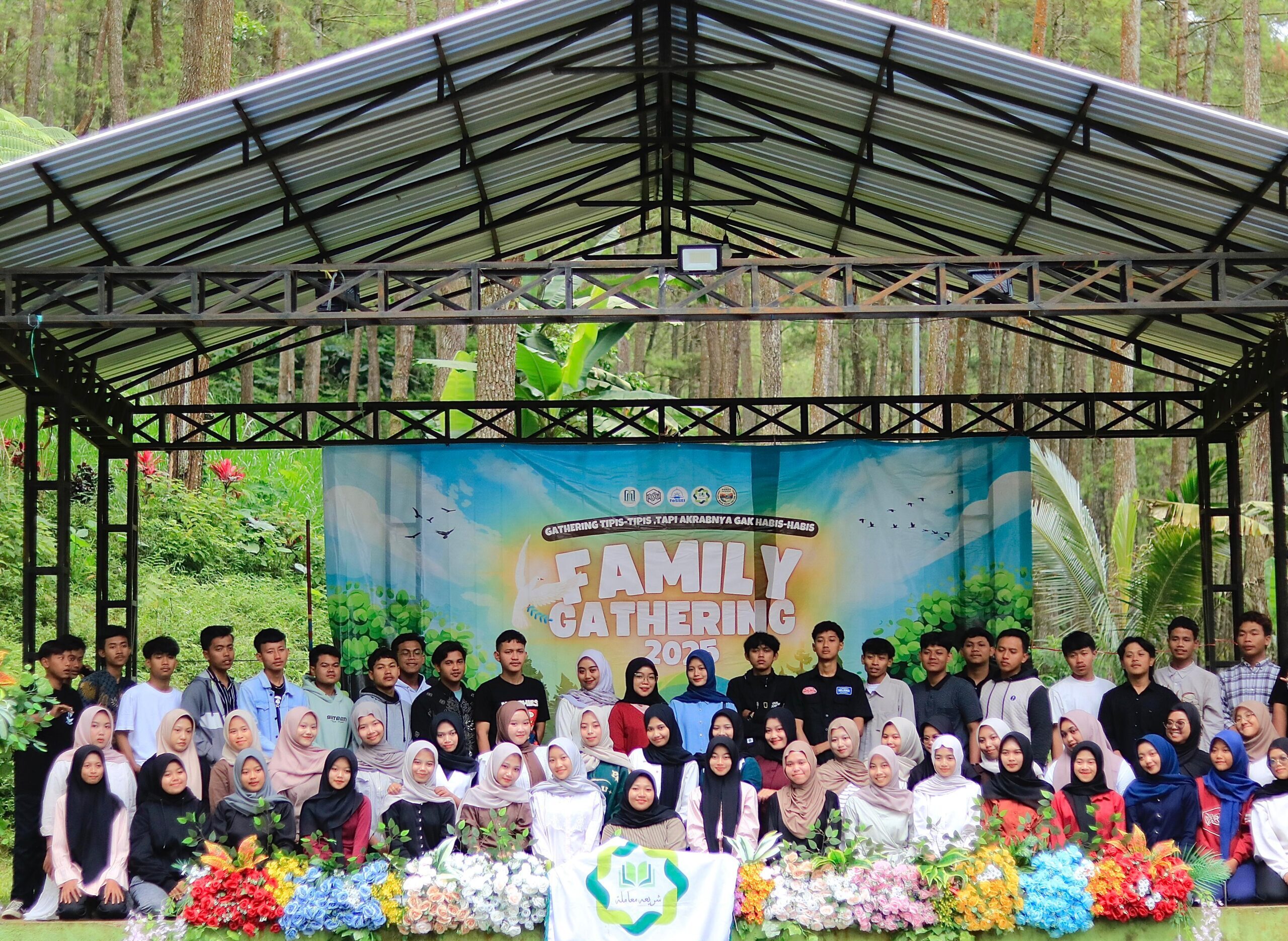 Family Gathering Mahasiswa Baru Hukum Ekonomi Syariah 2025 FASIH UIN SATU Tulungagung